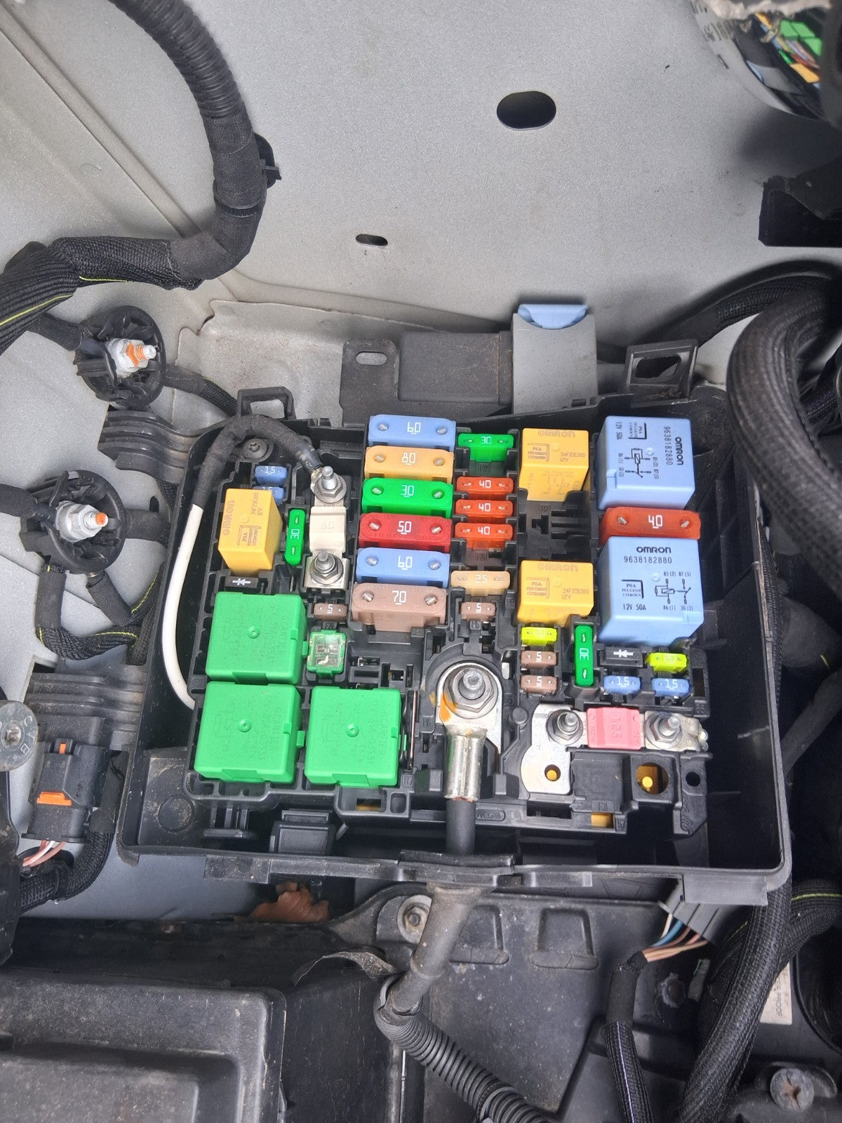 2019 CITROEN DISPATCH MK3 VAUXHALL VIVARO FUSE BOX RELAY 9808959080