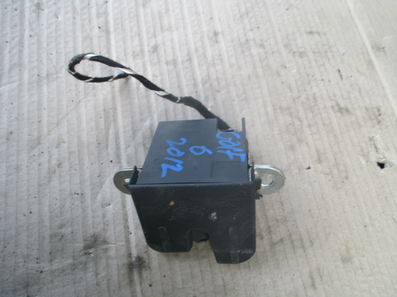 VW VOLKSWAGEN GOLF MK6 2012 REAR BOOTLID LOCK CATCH ACTUATOR MECHNAISM
