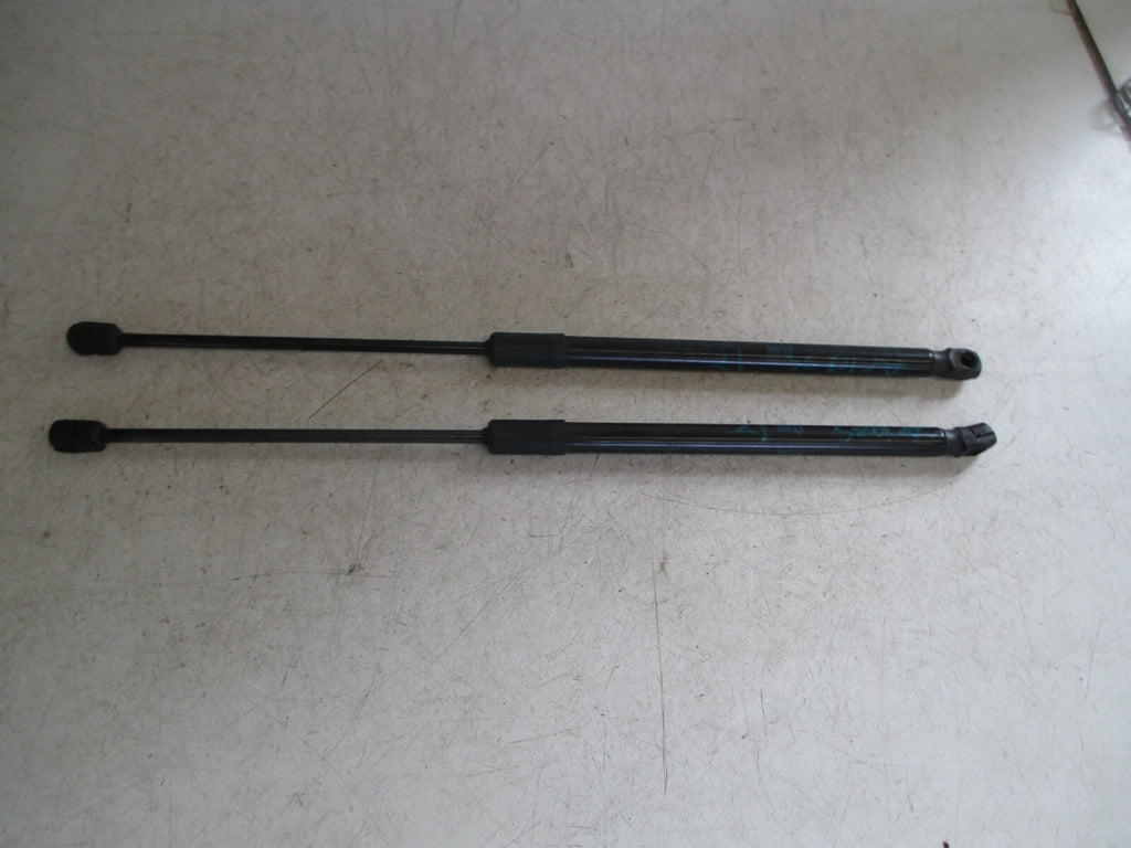 MERCEDES BENZ A CLASS W176 2017 TAIL GATE BOOT LID GAS STRUTS PAIR A1769800164