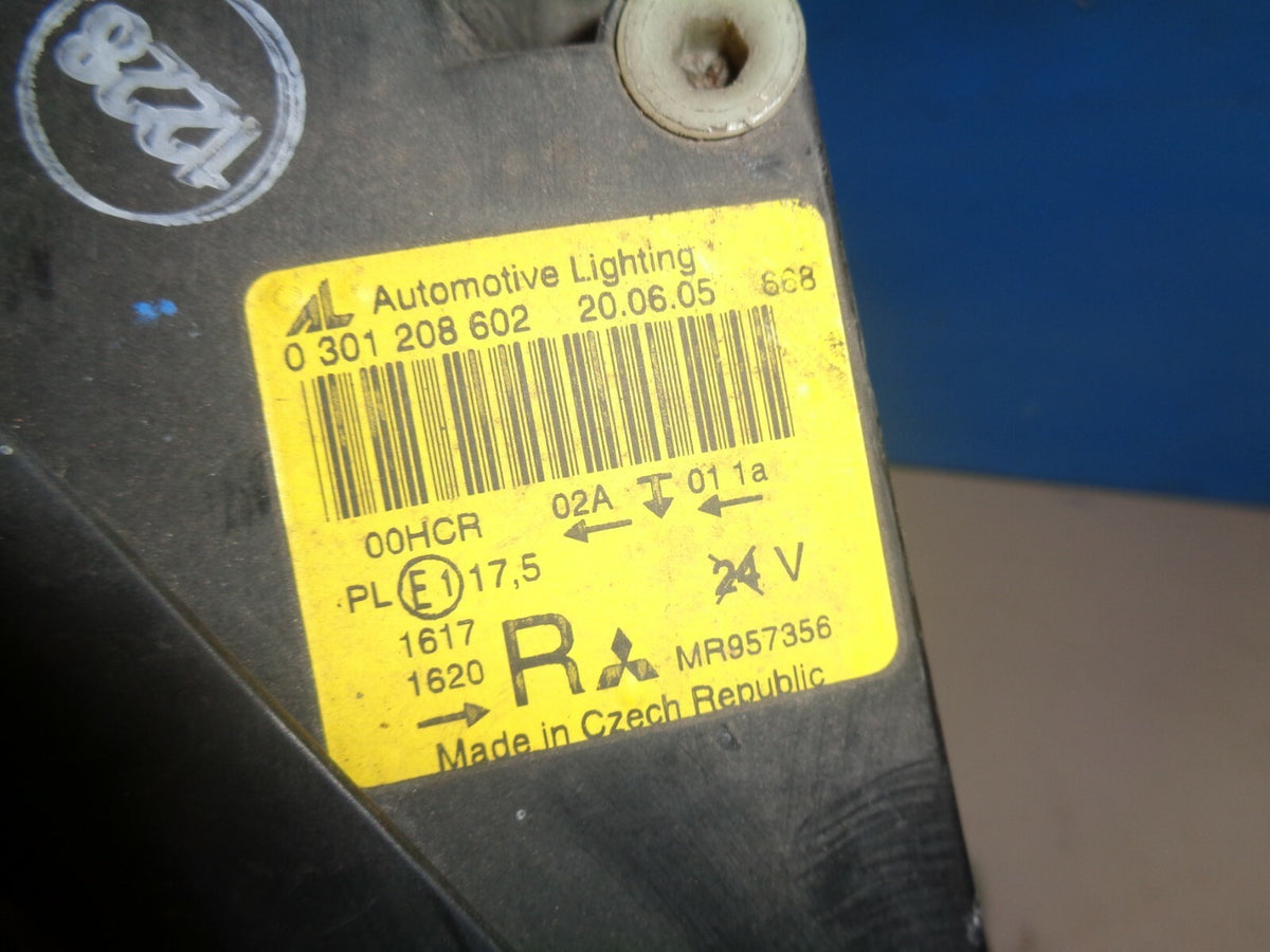 MITSUBISHI COLT 02-08 DRIVER OFF SIDE HEADLIGHT HEADLAMP 0301208602