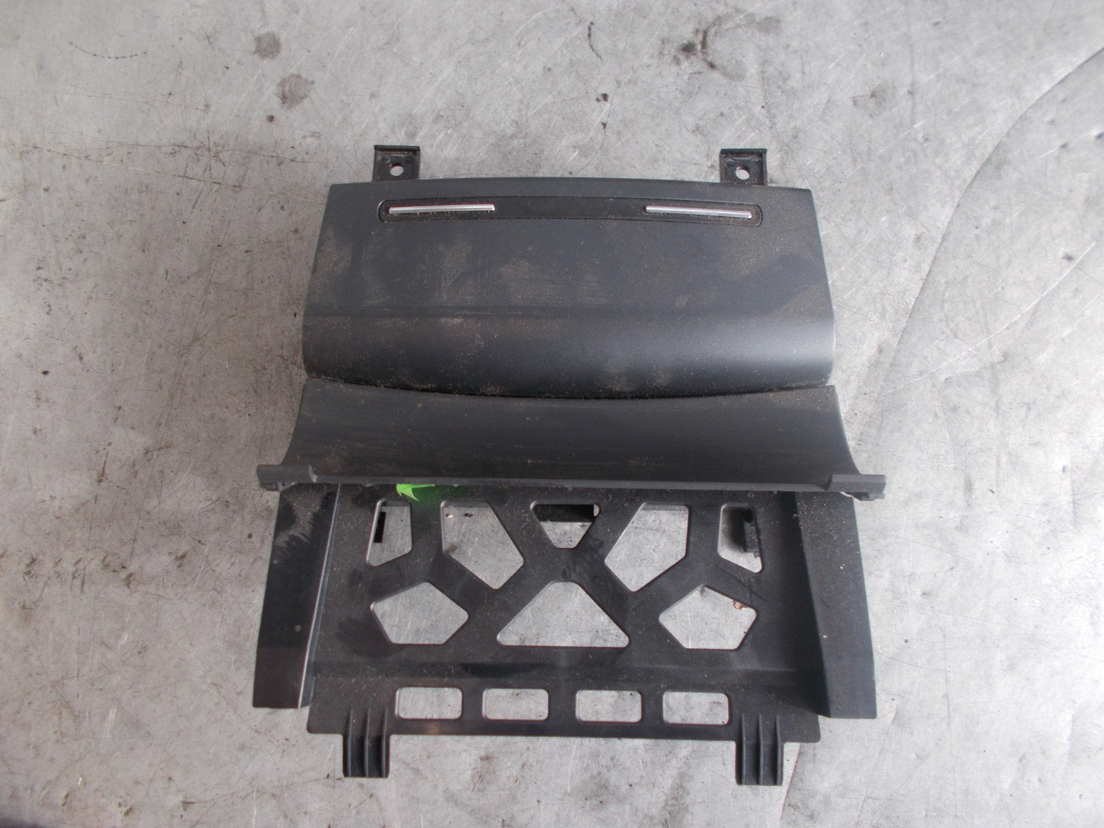AUDI A3 2008 MK2 8P1 FRONT BLACK ASH TRAY 8P0857951