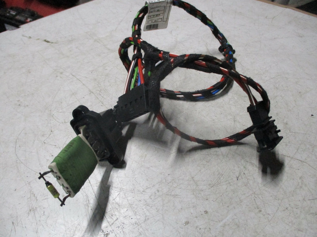 VW VOLKSWAGEN UP 2017 HEATER FAN BLOWER BOX RESISTOR & WIRING LOOM 1S0971566