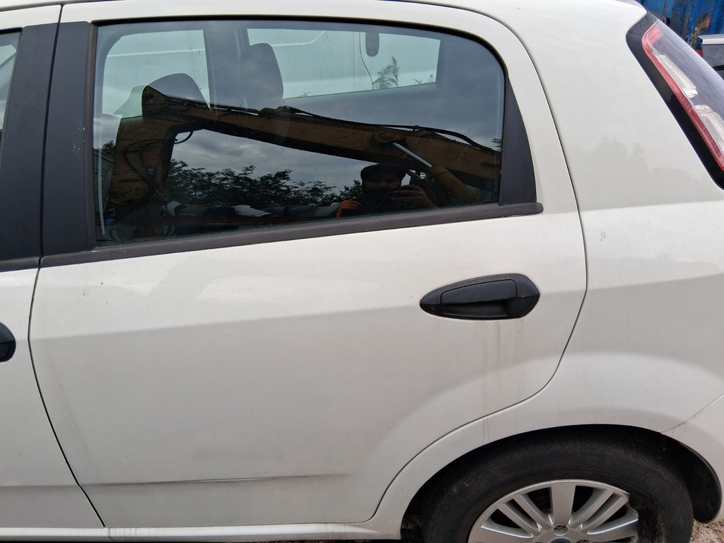 2014 FIAT PUNTO FACELIFT 5 DOOR MK3 NSR COMPLETE PASSENGER SIDE REAR DOOR WHITE