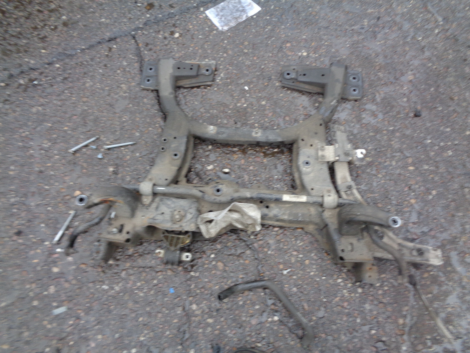 MERCEDES A CLASS 2017 FRONT SUBFRAME SUPPORT  MOUNT BEAM AXLE A2463203411