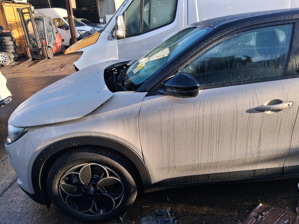 2025 ALFA ROMEO JUNIOR IBRIDA MILANO NSR PASSENGER SIDE REAR BARE DOOR BEIGE