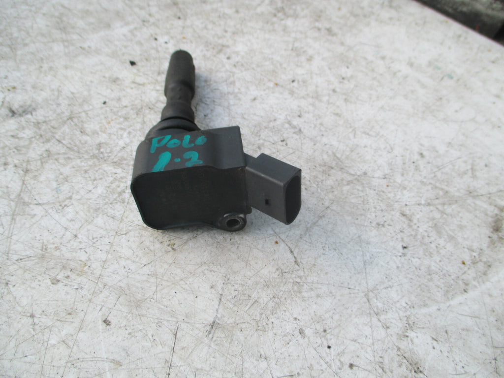 VW VOLKSWAGEN POLO 2017 1.2 PETROL ENGINE IGNITION COIL 04E905110E REF 3