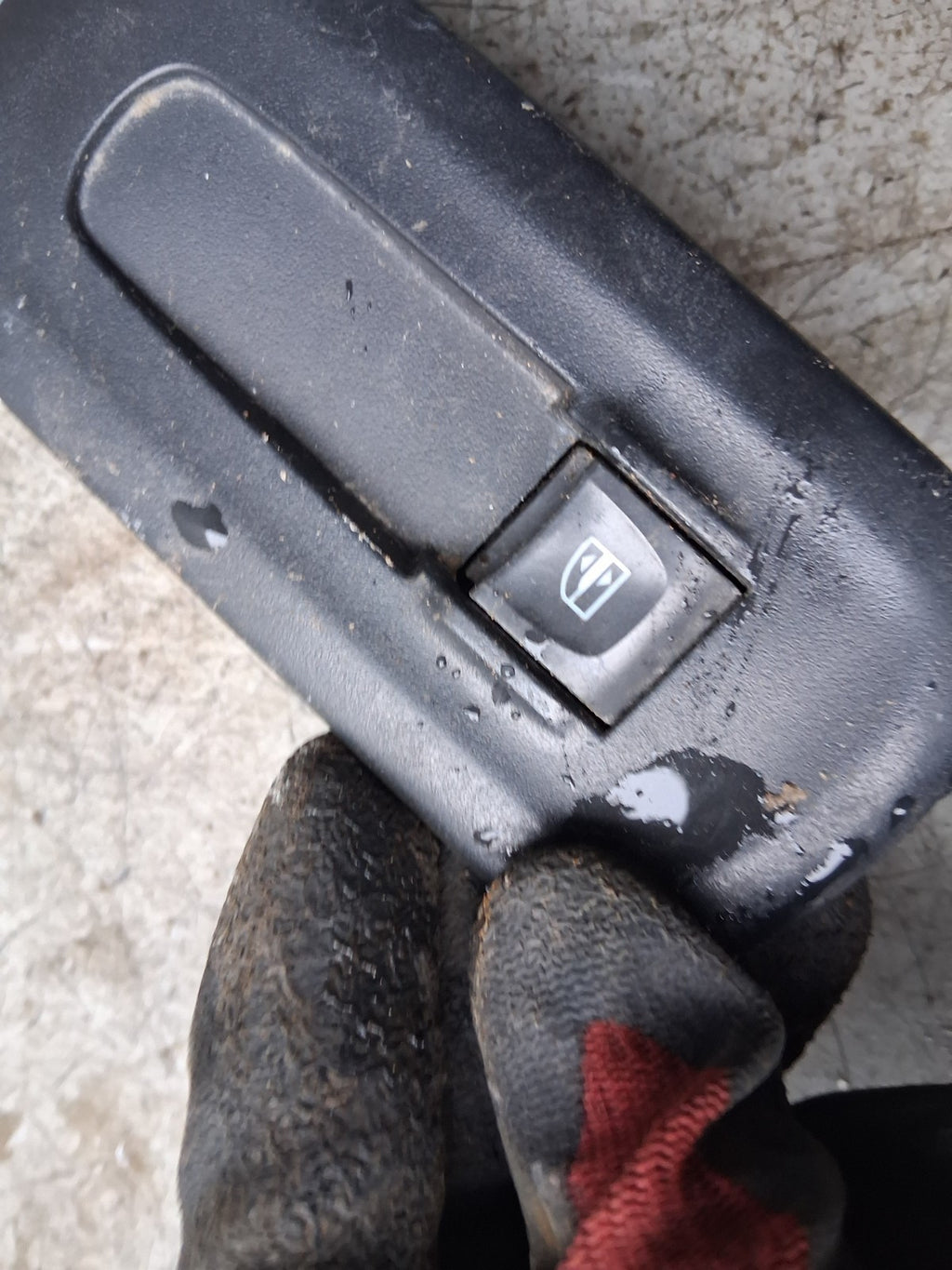 2020 RENAULT MASTER MK3 NSF PASSENGER SIDE FRONT LEFT WINDOW SWITCH 254110176R