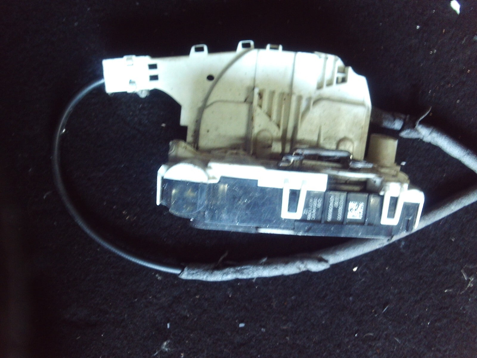 2021 MERCEDES SPRINTER W907 NS PASSENGER SIDE LEFT SLIDING DOOR LOCK A9107302000