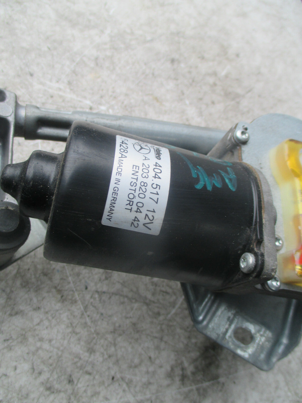 MERCEDES CLC CLASS CL203 2010 FRONT WIPER MOTOR + LINKAGE A2038200442