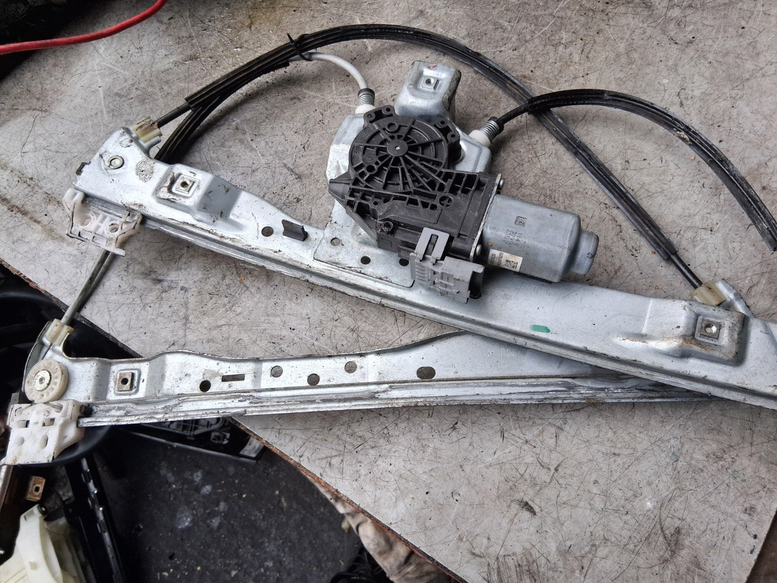 2013 CITROEN DS3 OS DRIVER SIDE WINDOW MOTOR REGULATOR 402219H