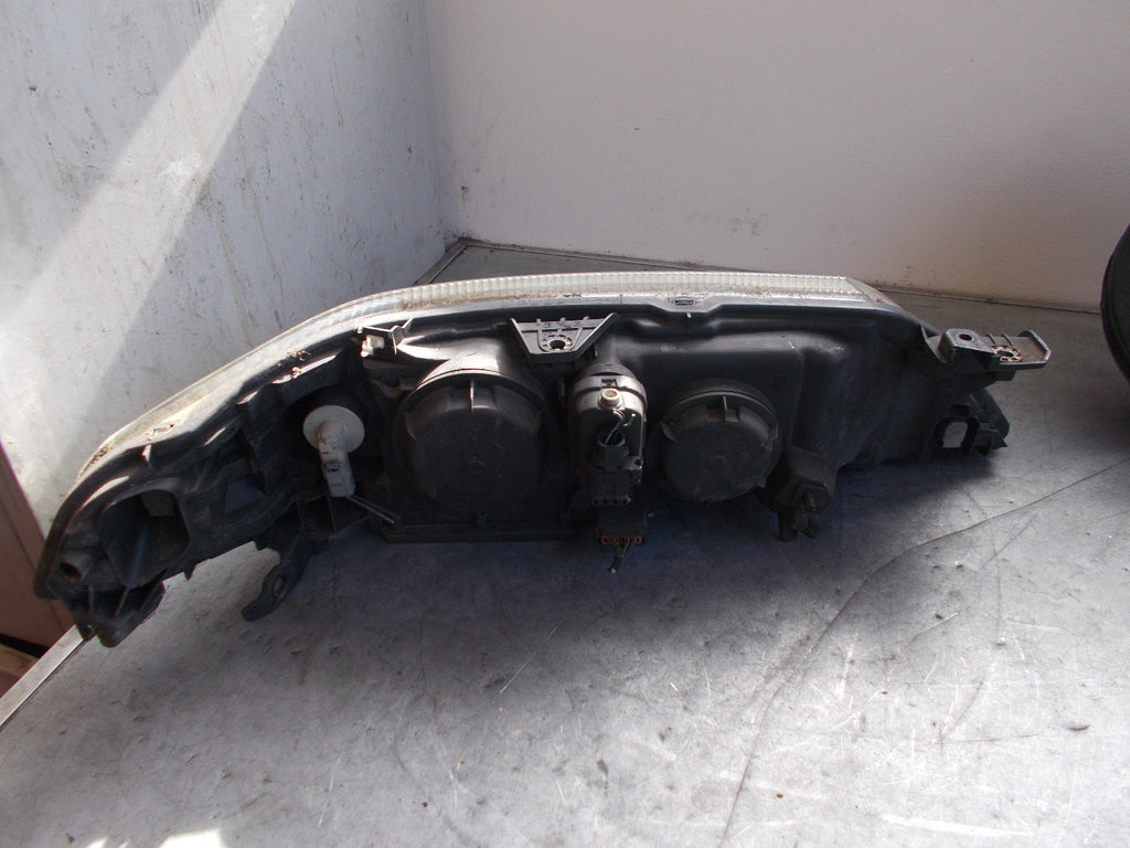 RENAULT LAGUNA 2001 MK2 NS PASSENGER SIDE HEADLIGHT 89004689 8200002846