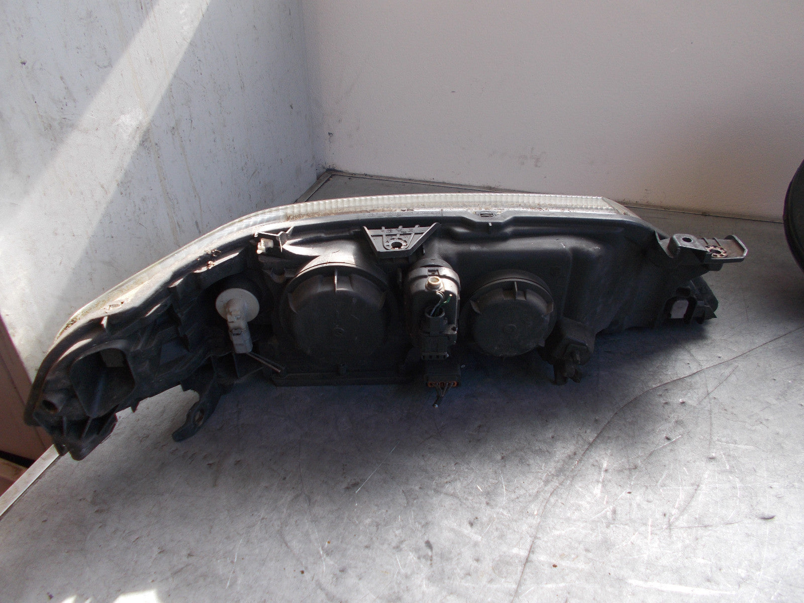RENAULT LAGUNA 2001 MK2 NS PASSENGER SIDE HEADLIGHT 89004689 8200002846
