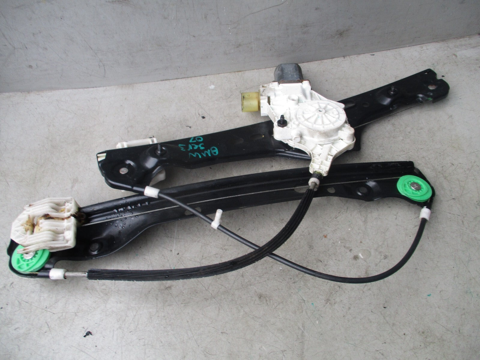 2007 BMW 3 SERIES E90 NSF PASSENGER SIDE FRONT WINDOW MOTOR REGULATOR