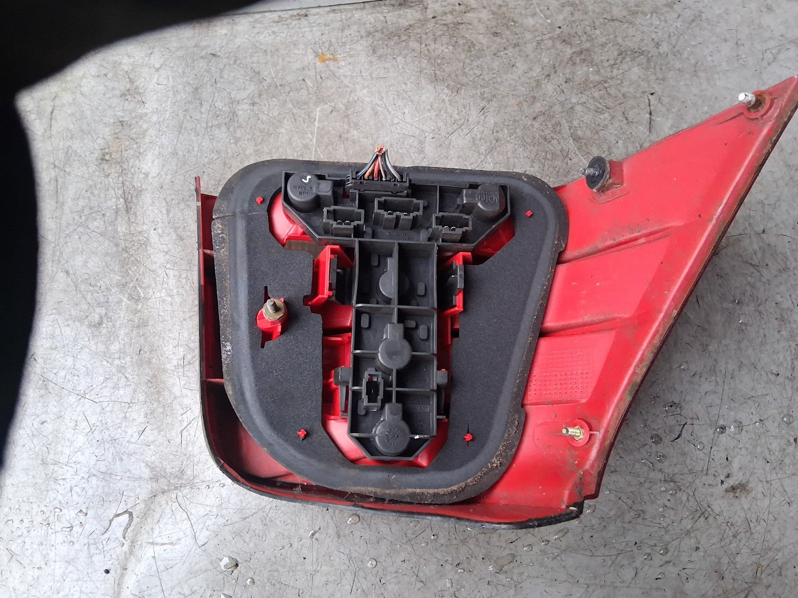 2002 VW VOLKSWAGEN GOLF MK4 OSR DRIVER SIDE REAR RIGHT TAIL LIGHT 1J6945096R
