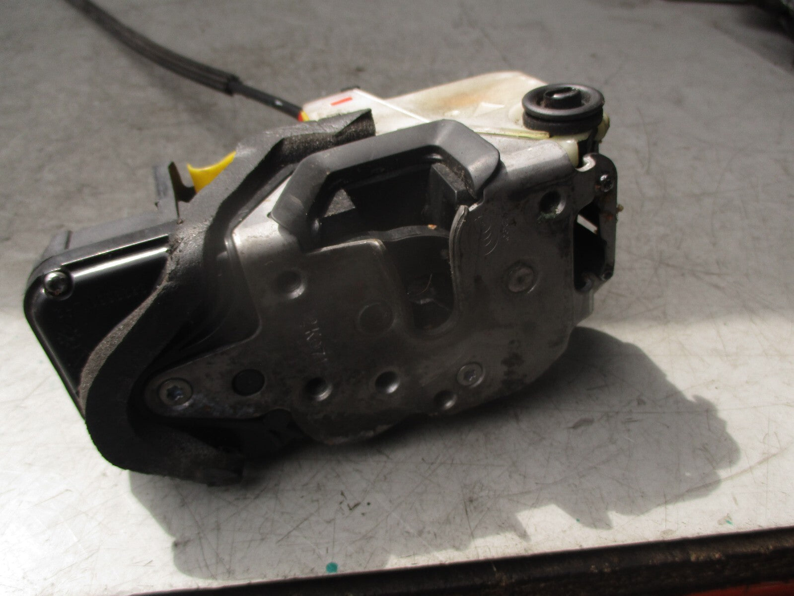 2010 VAUXHALL INSIGNIA NSF PASSENGER SIDE FRONT LEFT DOOR LOCK MECHANISM 3023881