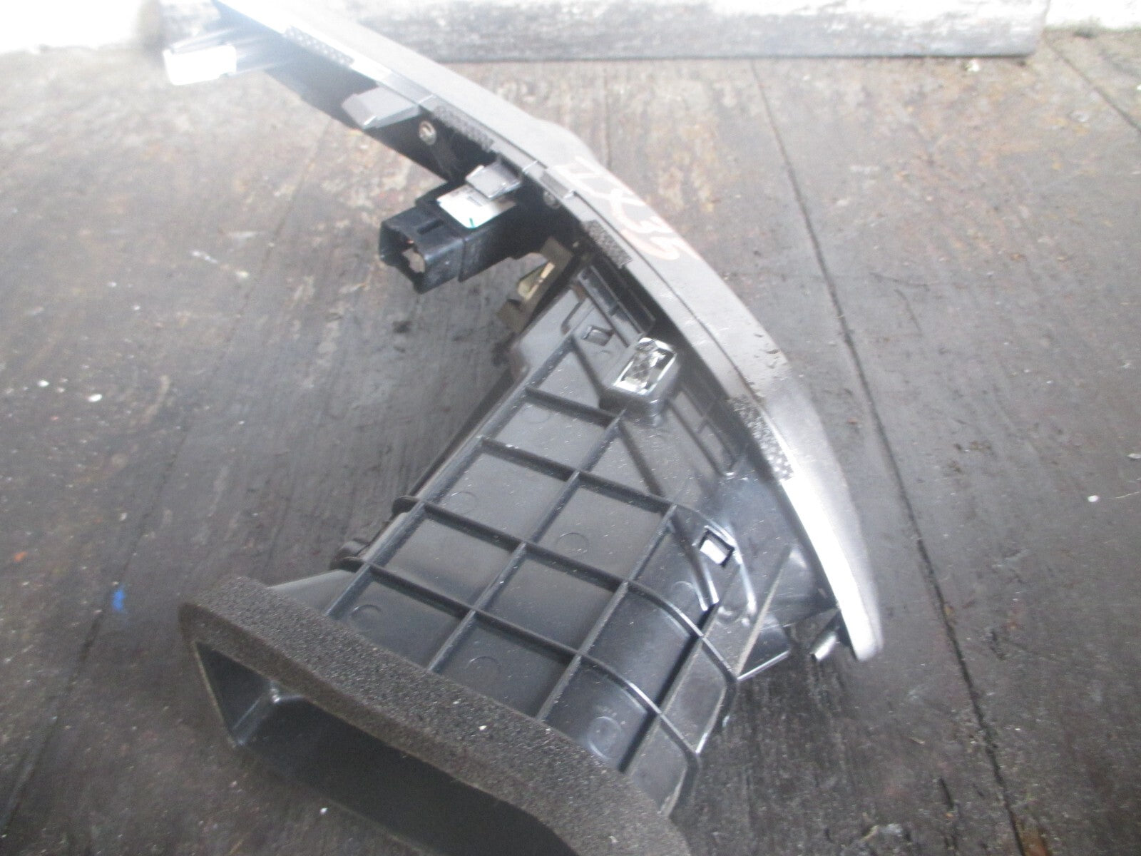 HYUNDAI IX35 2013 MK1 FRONT DASHBOARD DRIVER SIDE AIR VENT 974202S905TAN