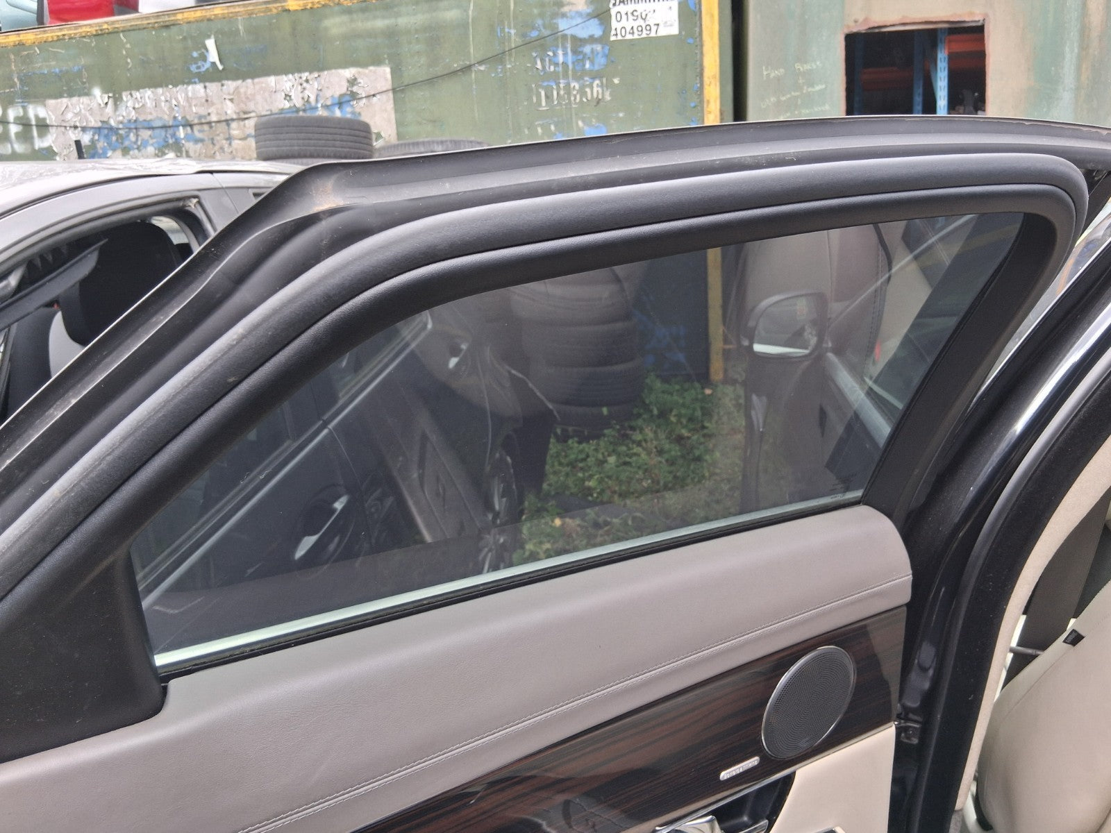 2012 JAGUAR XJ X351 NSR PASSENGER SIDE REAR LEFT WINDOW GLASS