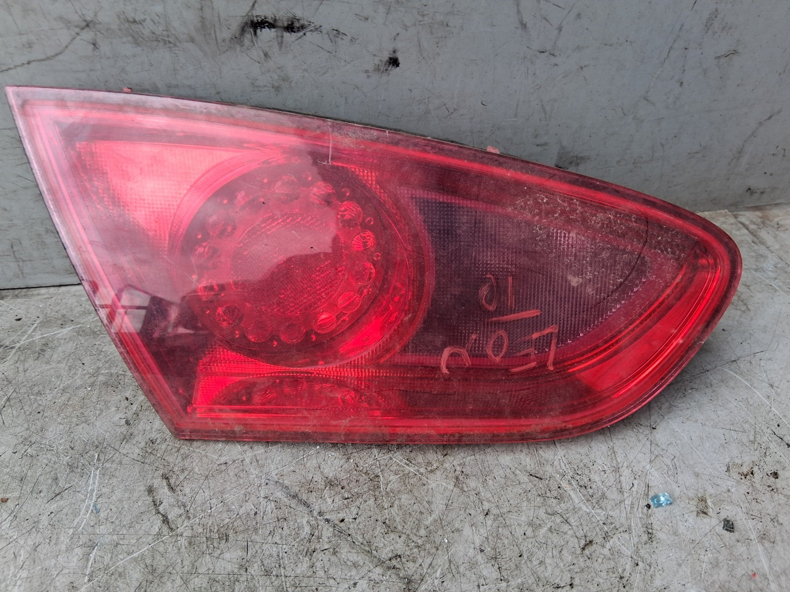 2010 SEAT LEON MK2 FACELIFT NSR PASSENGER SIDE REAR INNER TAIL LGHT 1P0945093G