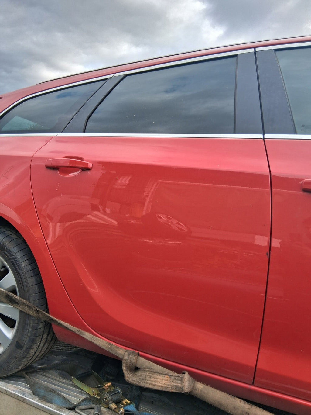 2015 VAUXHALL ASTRA J OSR DRIVER SIDE REAR ESTATE COMPLETE DOOR POWER RED Z50B