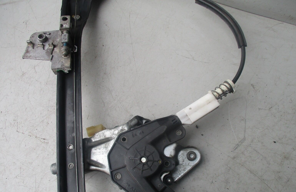 BMW E46 COUPE 3 SERIES NSF PASSENGER FRONT WINDOW MOTOR REGULATOR 676283620630
