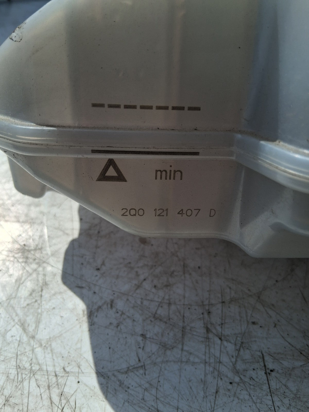2024 VW VOLKSWAGEN HEADER COOLANT EXPANSION TANK 2Q0121407D