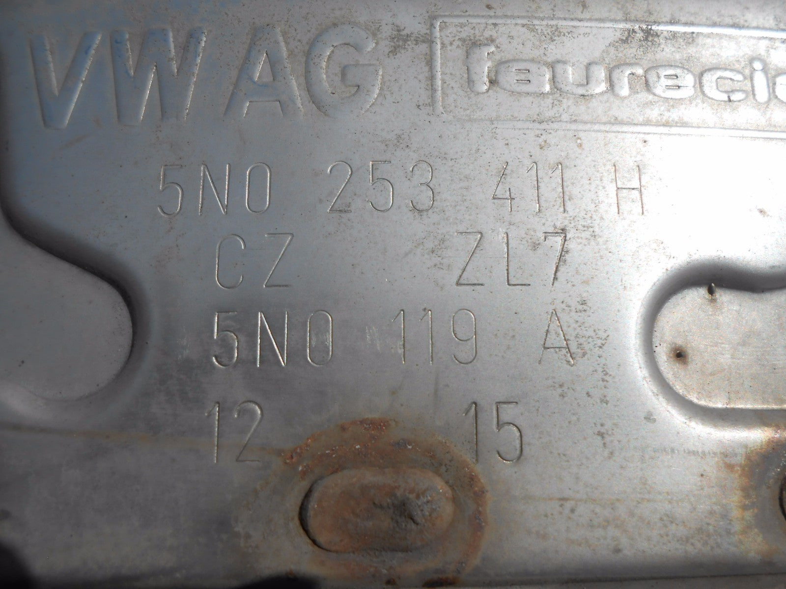 VW VOLKSWAGEN TIGUAN 5N (MK1) 2016 2.0 TDI EXHAUST CENTER BOX BACK BOX 5N0119A