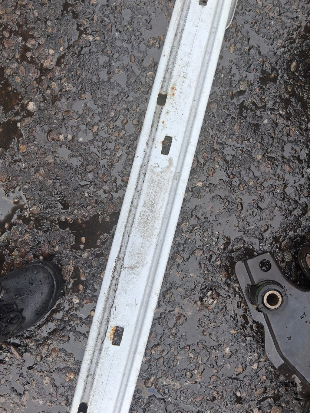 2016 NISSAN JUKE MK1 REAR CRASH BAR REINFORCEMENT BAR WHITE