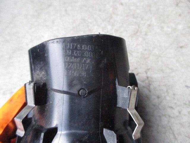 2017 MERCEDES DASHBOARD MIDDLE AIR VENT Y09353