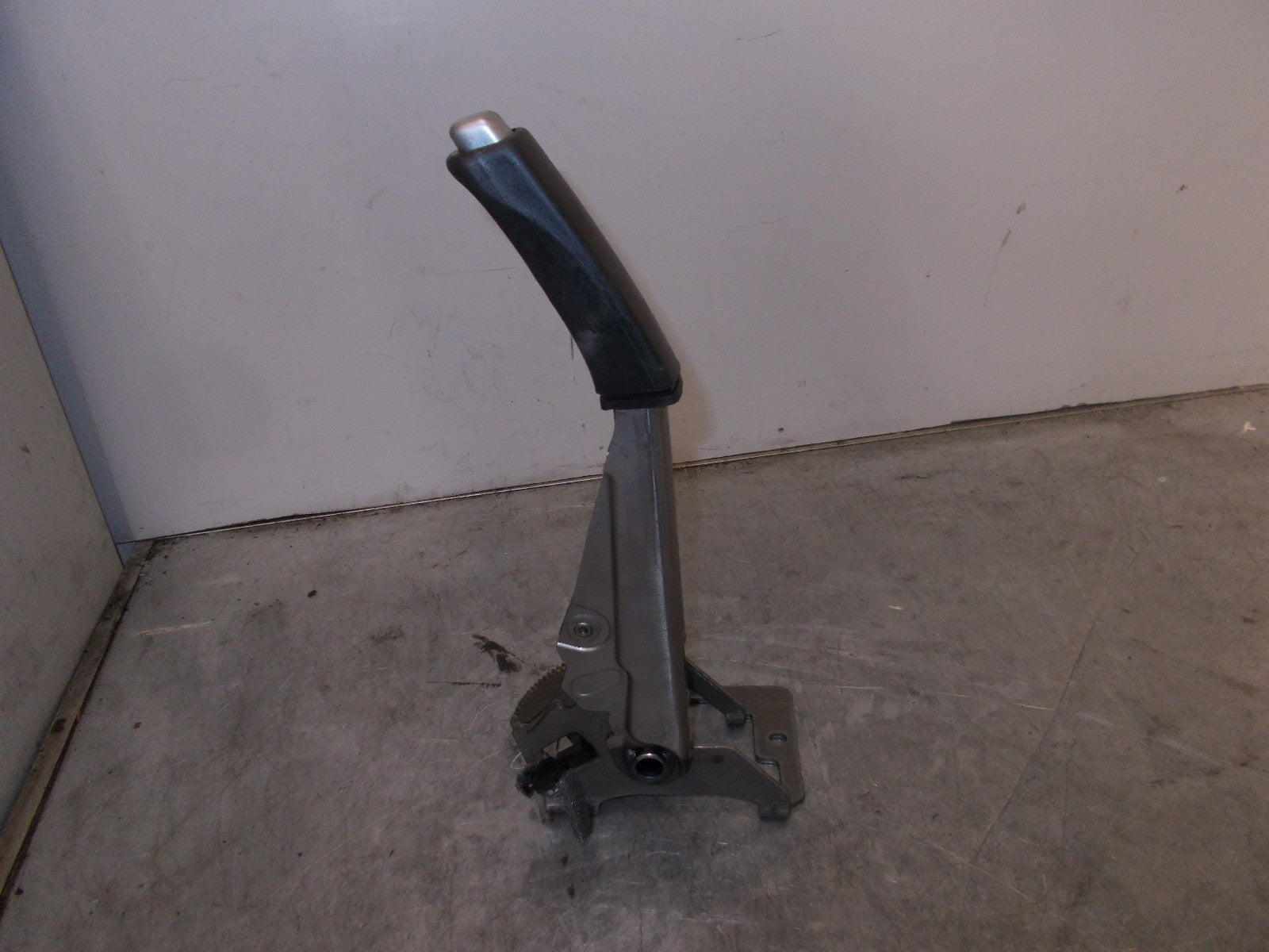 VOLVO V50 2004 HANDBRAKE LEVER 4N512780AK