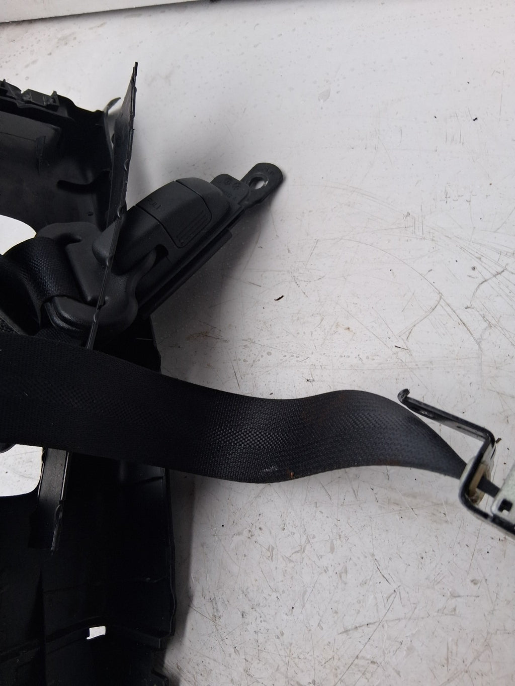 2016 NISSAN JUKE F15 NSF PASSENGER FRONT SEATBELT WITH PLASTIC COVER 617969900A