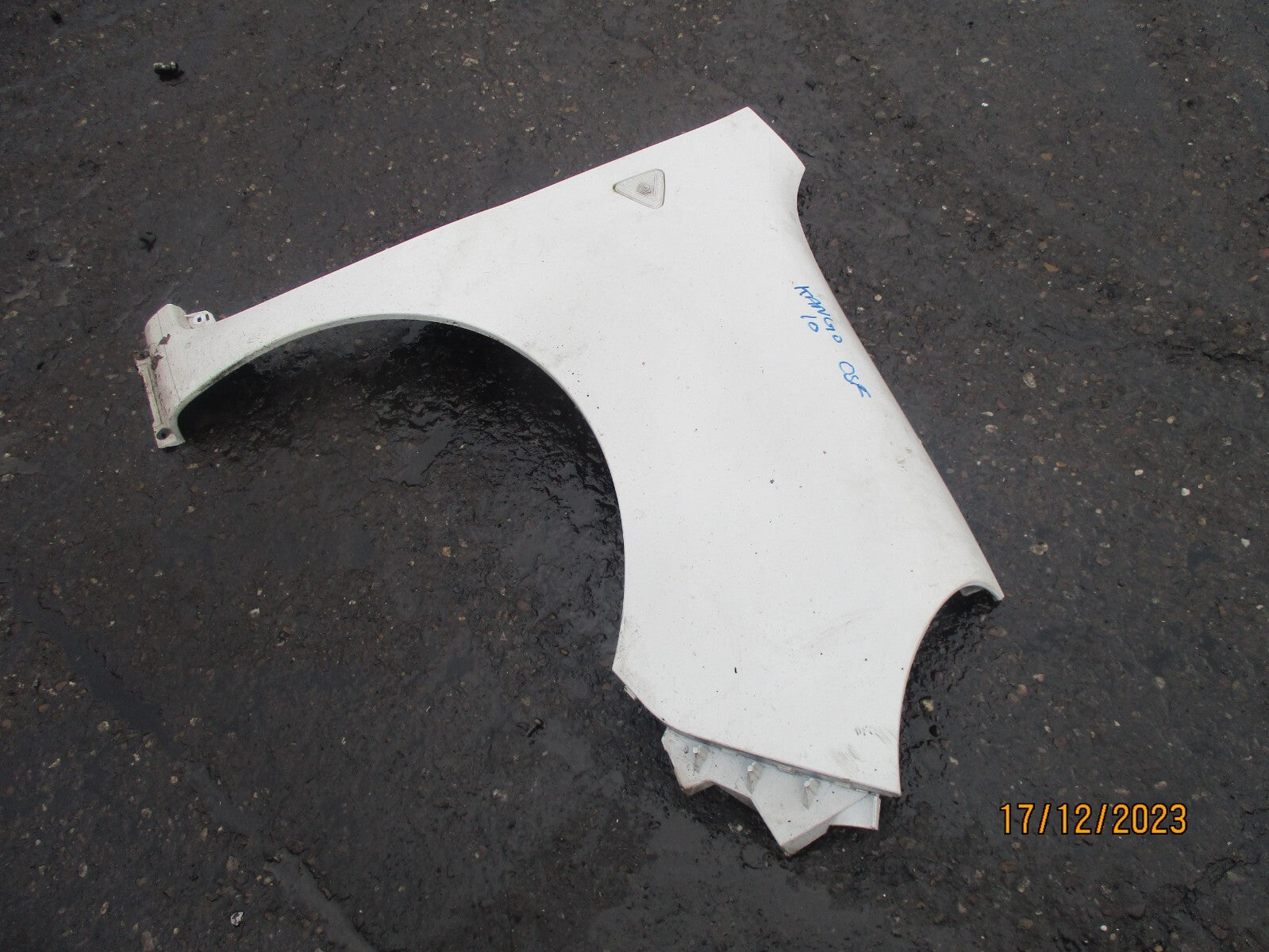 2010 RENAULT KANGOO MK2 OS DRIVER SIDE FRONT WING PANEL WHITE