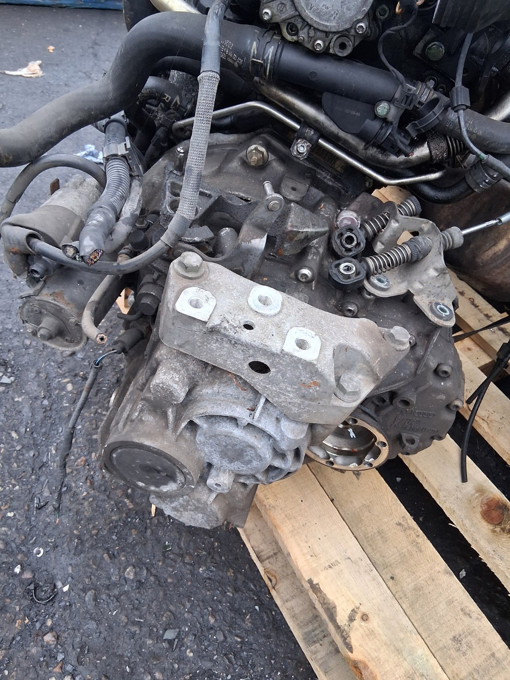 2006 VW VOLKSWAGEN PASSAT B6 2.0 DIESEL MANUAL GEARBOX HDV
