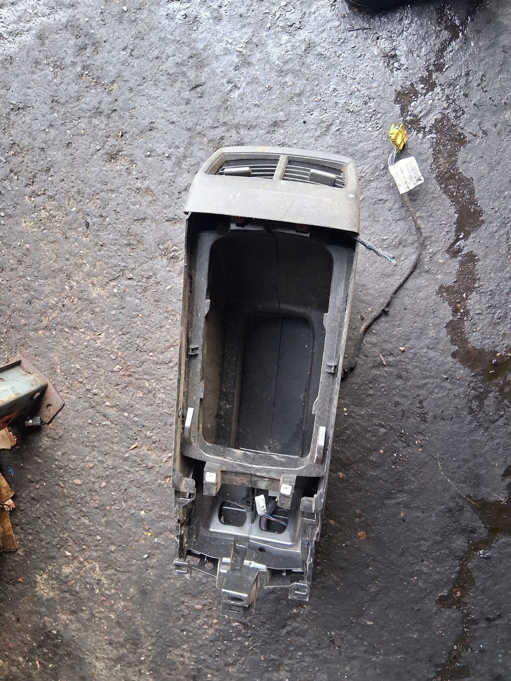 2023 VOLKSWAGEN T CROSS CENTRE REAR AIR VENTS USB SOCKET PORT TRIM 9822259280