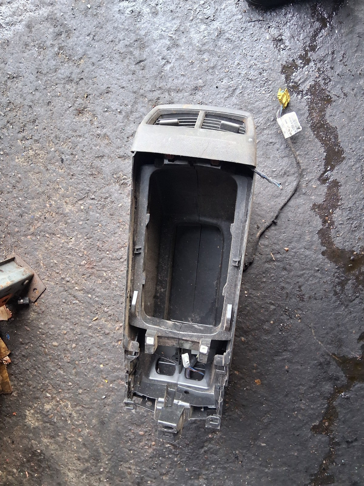 2023 VOLKSWAGEN T CROSS CENTRE REAR AIR VENTS USB SOCKET PORT TRIM 9822259280