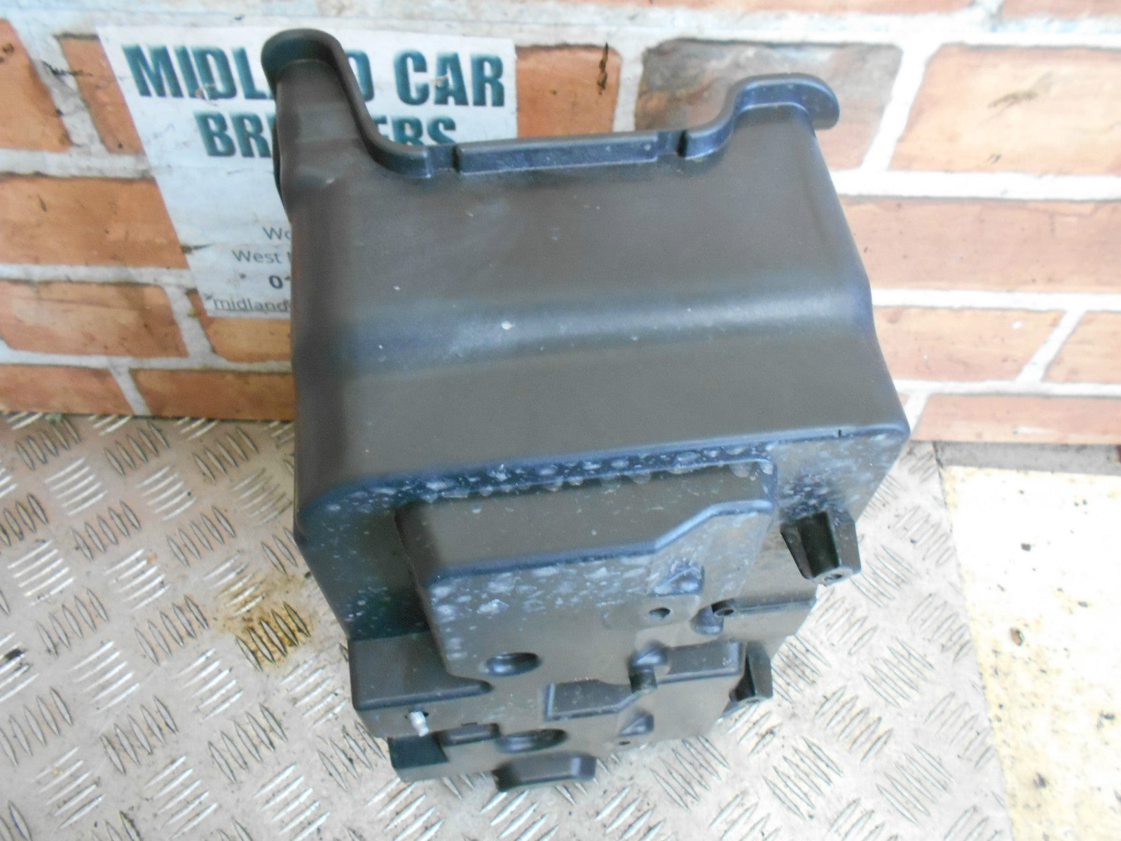 FORD FIESTA MK8 2015 1.0 TURBO ECOBOOST BATTERY TRAY C1BT-10723-BB