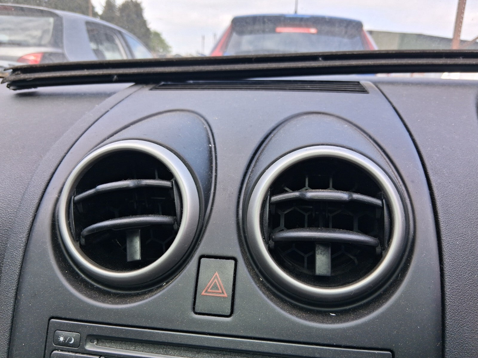2013 NISSAN QASHQAI J10 FRONT CENTRE DASHBOARD FRONT BOTH AIRVENTS