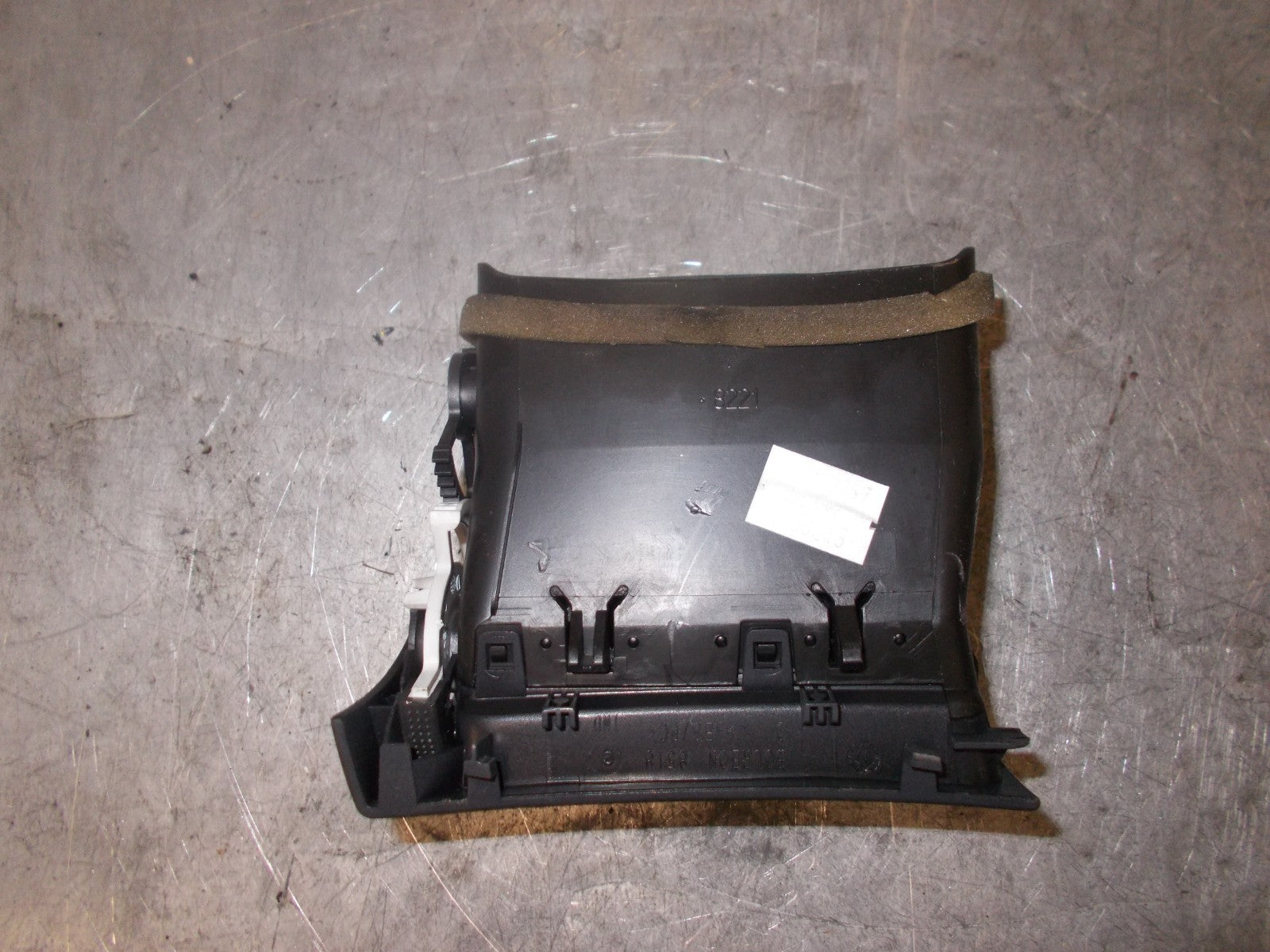 TOYOTA AVENSIS T250 2007 MK2 NS PASSENGER SIDE AIR VENT