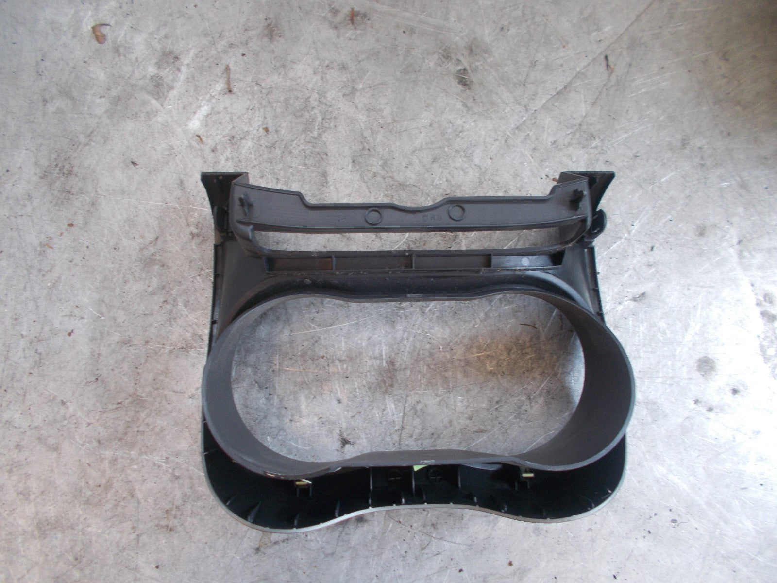 NISSAN NOTE E11 2008 1.4 SPEEDOMETER SURROUND TRIM 682409U000