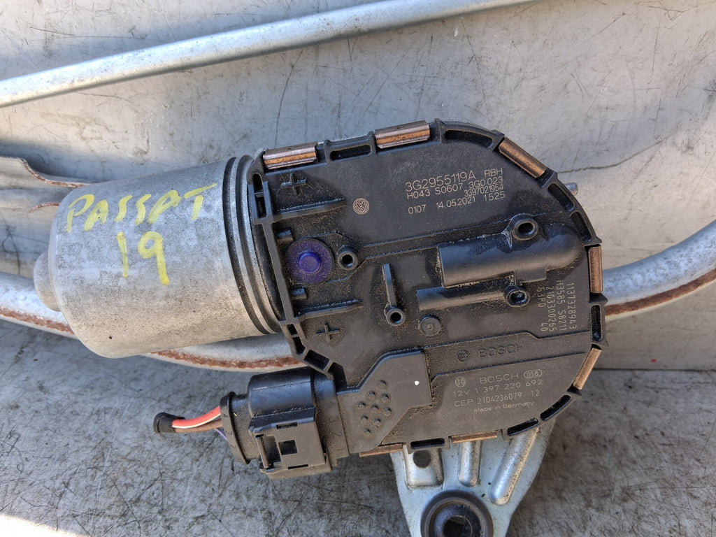 VW VOLKSWAGEN PASSAT B8 2019 WINDSCREEN WIPER MOTOR & LINKAGE WITH ARM 3G2955119