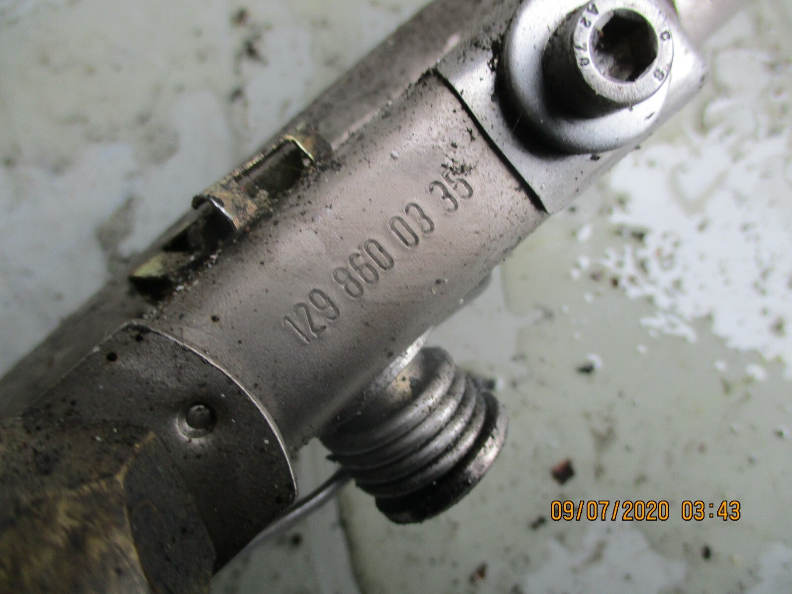 MERCEDES R129 SL300 1989 CYLINDER HYDRAULIC CYLINDER ROLL BAR LINKAGE 1298600335