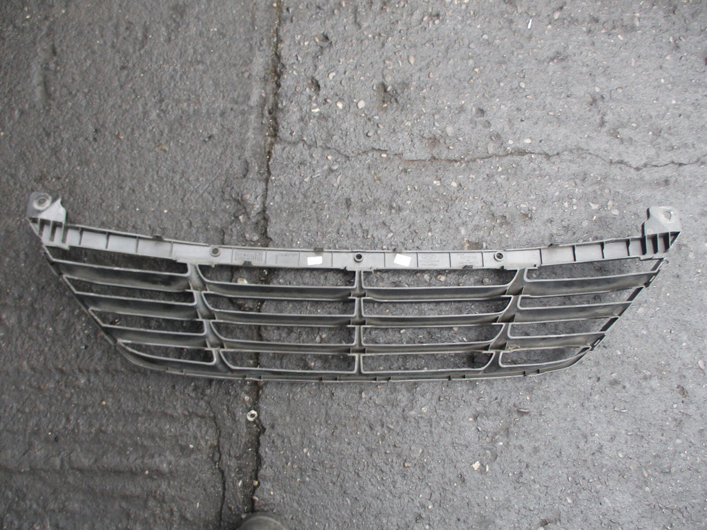 HYUNDAI IX35 2015 FRONT BUMPER GRILL TRIM