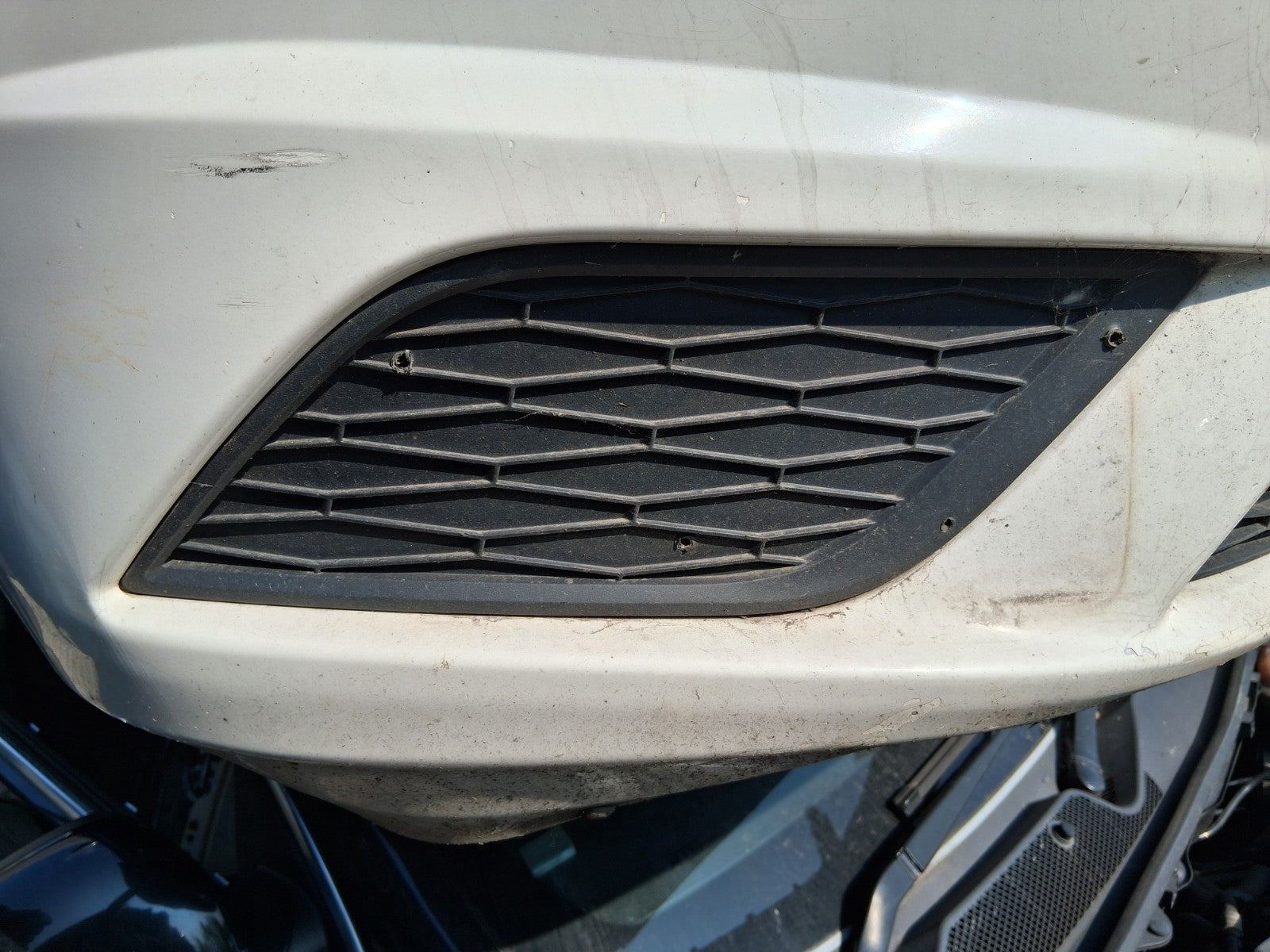 SEAT TOLEDO MK4 2018 HATCH FRONT DRIVER SIDE BUMPER LOWER GRILL