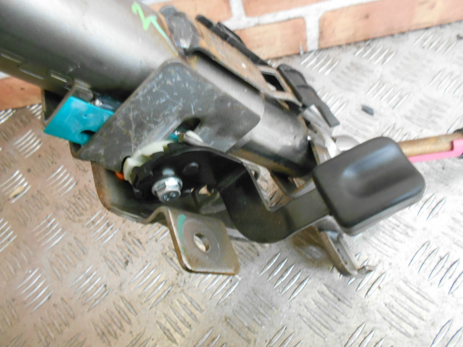 PEUGEOT 1007 2005 ADJUSTABLE STEERING COLUMN