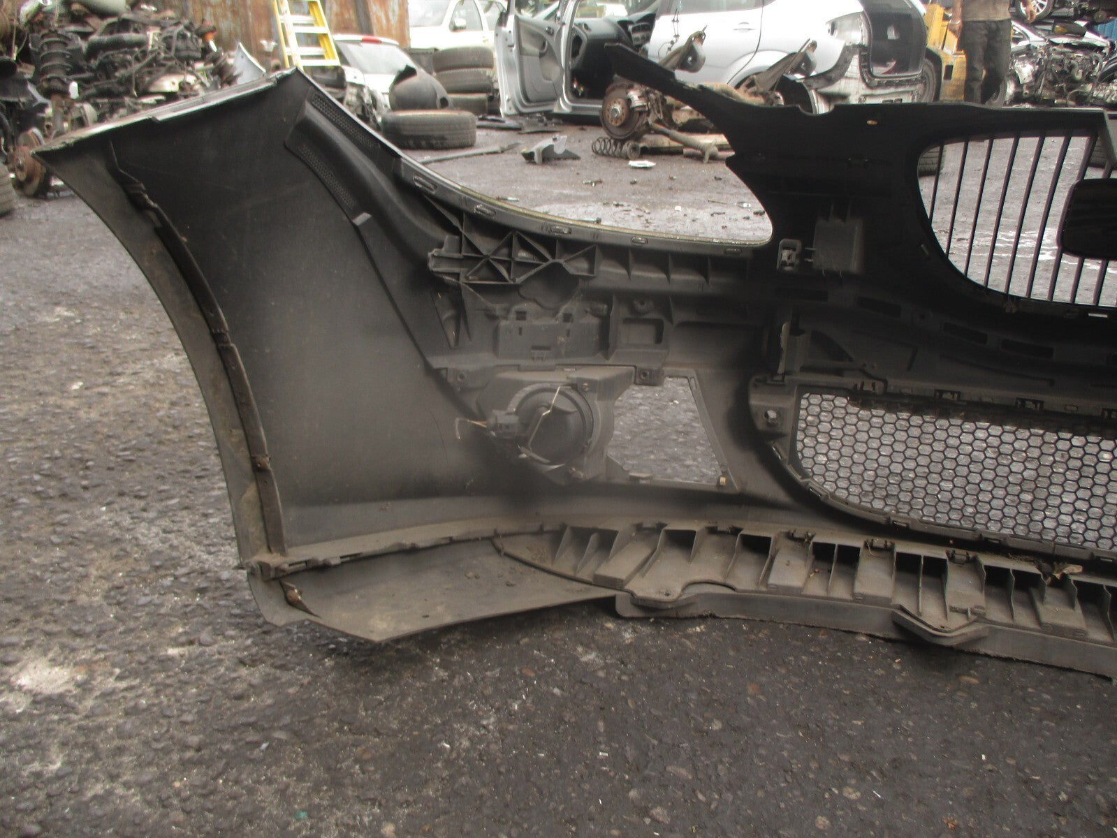 2004 SEAT ALTEA MK1 FRONT BUMPER WITH GRILLS GREY
