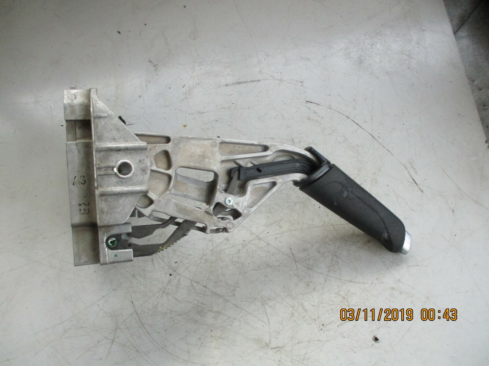 FORD FOCUS MK3 HANDBRAKE HANDLE PARKING LEVER BV612780DGW
