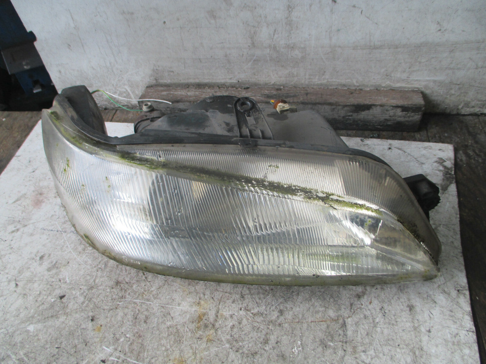 PEUGEOT 306 2003 OSF DRIVER SIDE FRONT HEADLIGHT HEADLAMP 9625305380