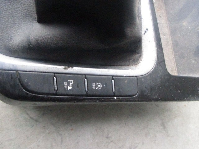 2019 KIA CEED 1.7 DIESEL MANUAL GEAR STICK SELECTOR LEVER & TRIM