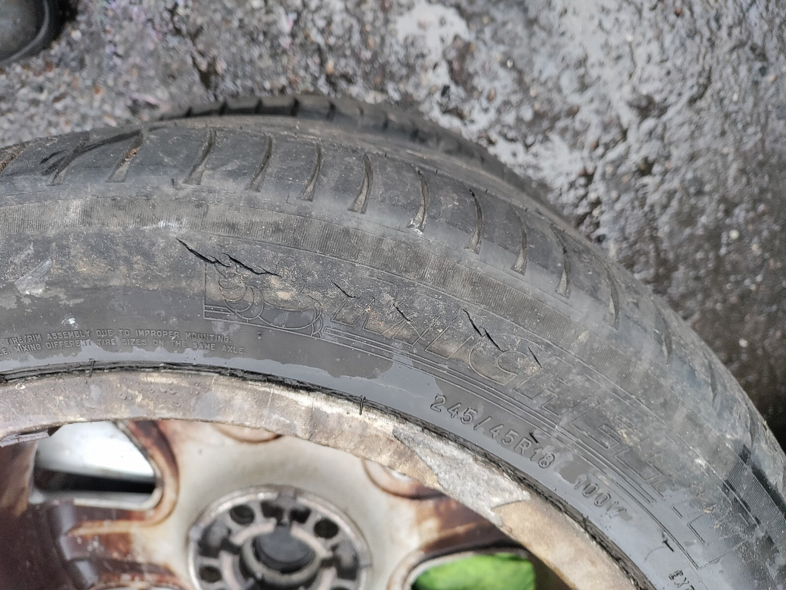 2009 JAGUAR XF X250 18 INCH ALLOY WHEEL WITH TYRE 245/45R18 REF 3