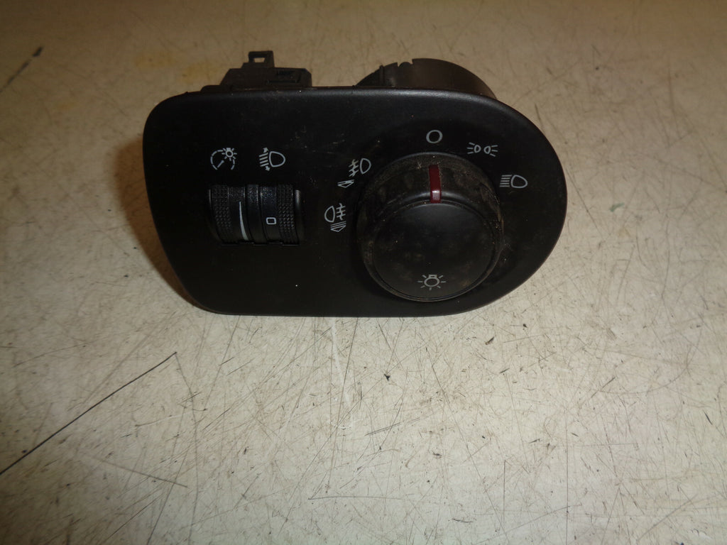 SEAT LEON MK2 2007 FRONT HEADLIGHT SWITCH CONTROL UNIT 1P2941431B