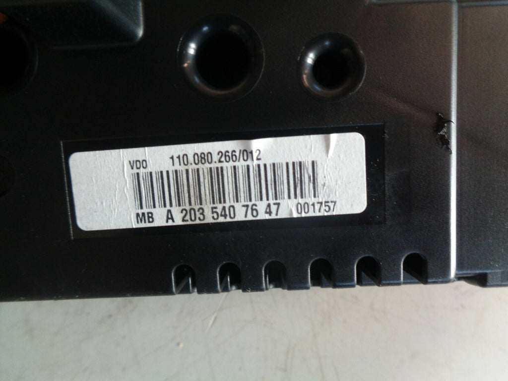 MERCEDES BENZ C CLASS 2005W203 SPEEDO SPEEDOMETER INSTRUMENT CLUSTER A2035407647